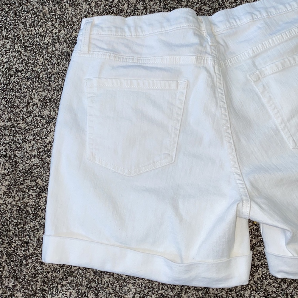 Tommy Hilfiger White Jean Shorts 12 - Picture 6 of 11